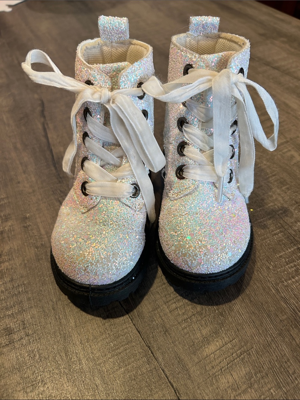 Olivia Miller Girl  White Glitter Kids Lace-Up Boots size 8